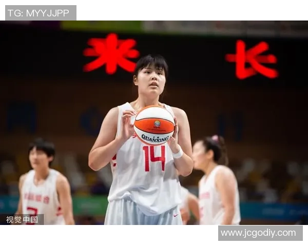 李月汝鼓励年轻人走出国门探索篮球世界并不断学习提升自我